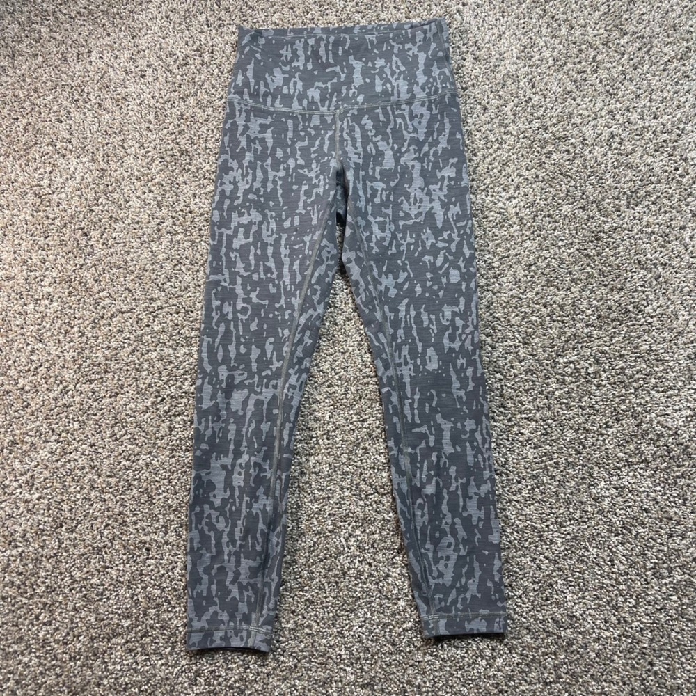 Lululemon Women's Size 6 Align High Rise Camo Print Leggings Grey Athleisure